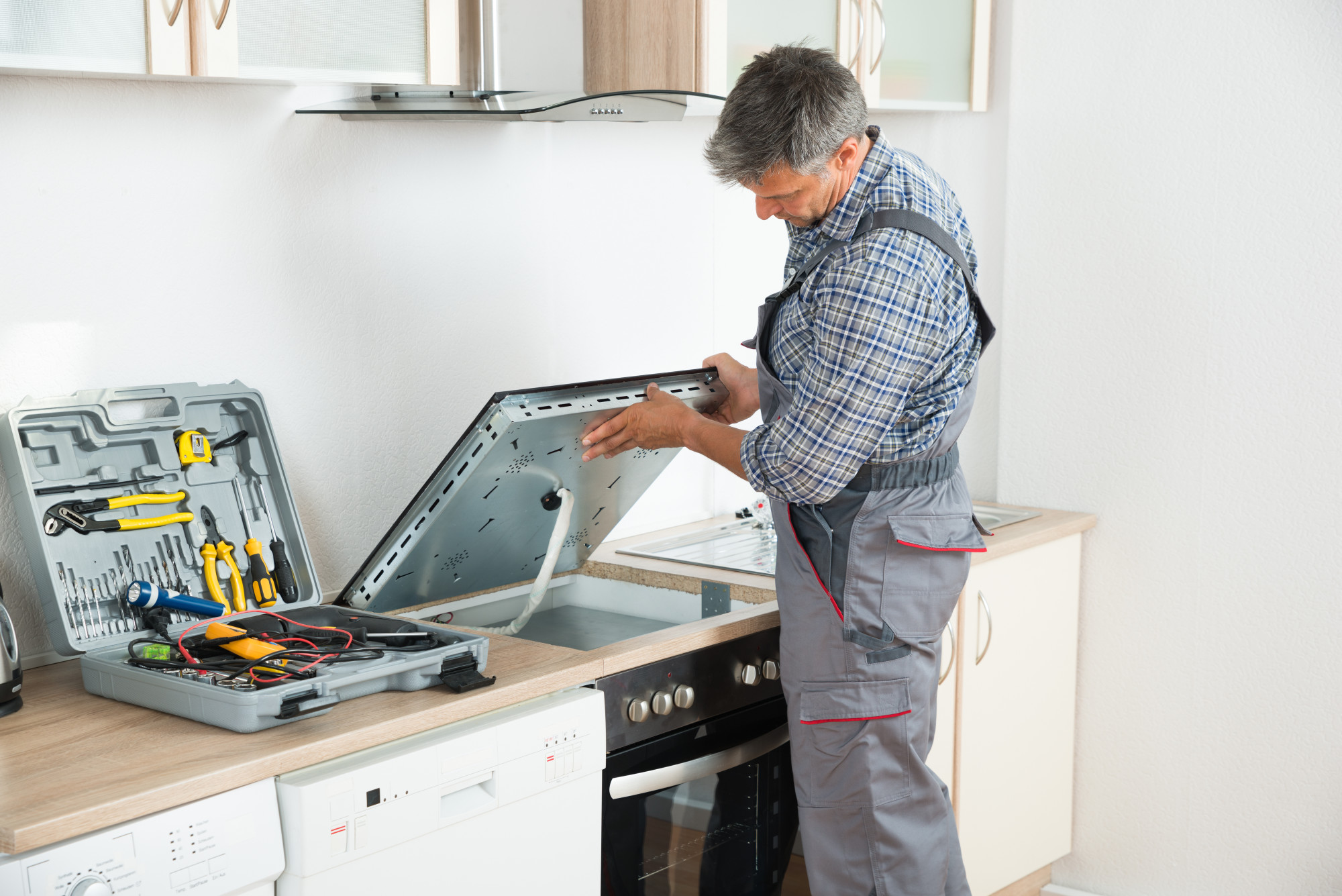 As a homeowner, it is important to know about common appliance repairs you may run into. Here are 7 of the most common appliance repairs.