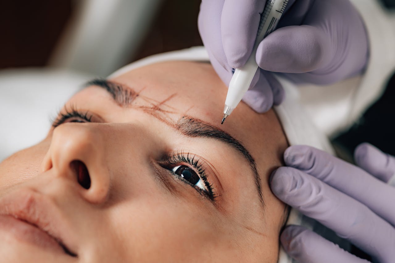 Achieving Perfect Eyebrows - The Art of Microblading